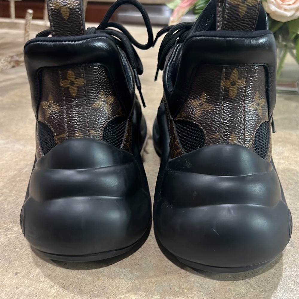 NEW LISTING: Louis Vuitton sneakers‼️ - Picture 3 of 6